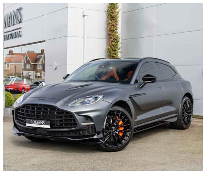 Aston Martin DBX 707