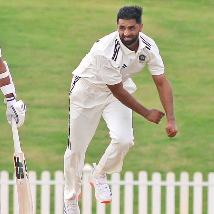 Auqib Nabi hammered Hyderabad bowling attack featuring Mohammed Siraj