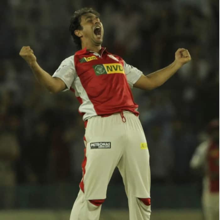 Bad news for PCB as it can't sack coach Azhar Mahmood due to...