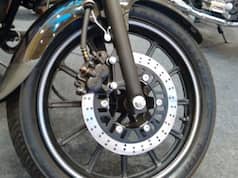 Bajaj Avenger 220 Street Photo Gallery