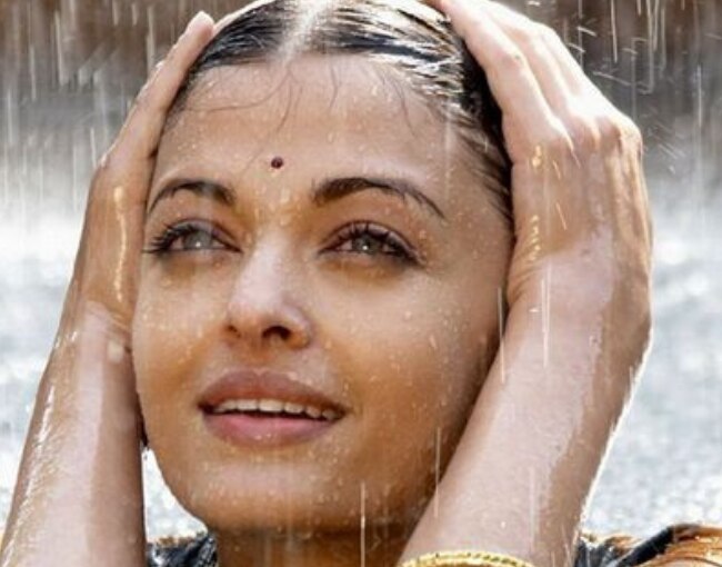 Top 5 Rain-Themed Melody Bollywood Songs That Are Addictive This Season