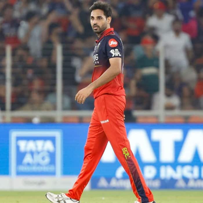 Bhuvneshwar Kumar is the Purple Cap holder in IPL 2026 currently