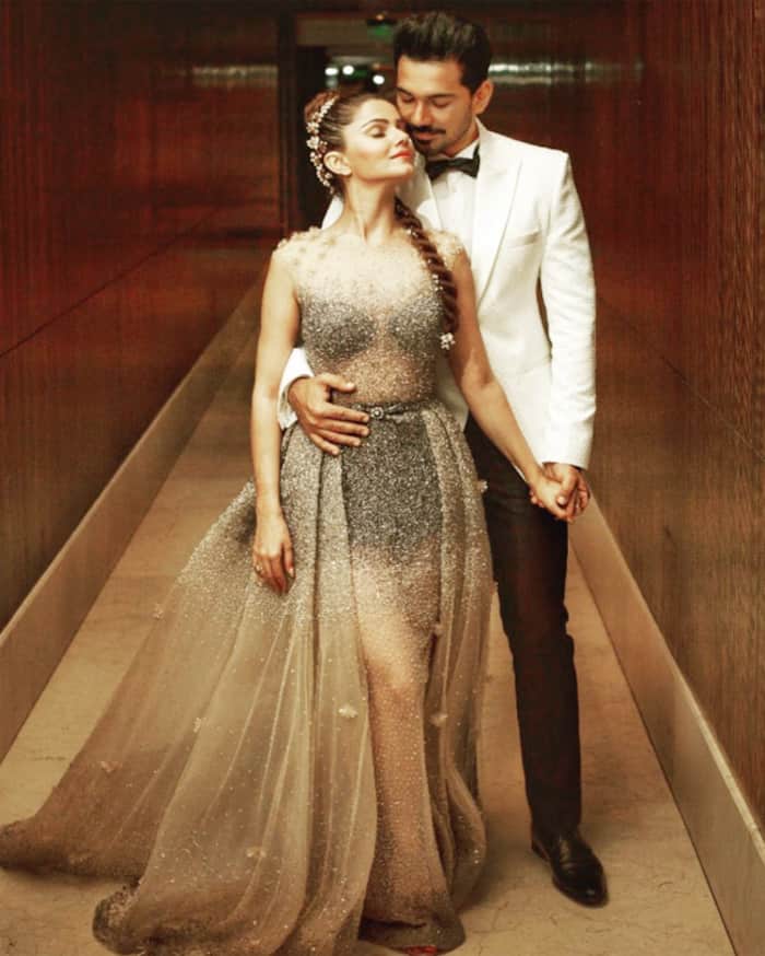 Rubina Dilaik Abhinav Shukla With Salman Khan on Bigg Boss 14 Premiere ...