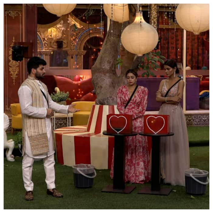 Bigg Boss 16  Salman Bashes Archana  Housemates Pick Between Priyanka And Tina