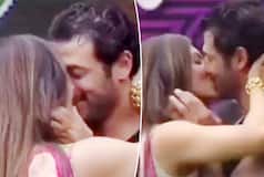 Bigg Boss OTT 2 Goes Berserk With Steaminess, Akanksha Puri-Jad Hadid Turn on Hotness Meter With Liplock - See Pics