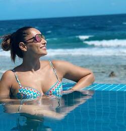 Bipasha Basu hot and sexy pictures