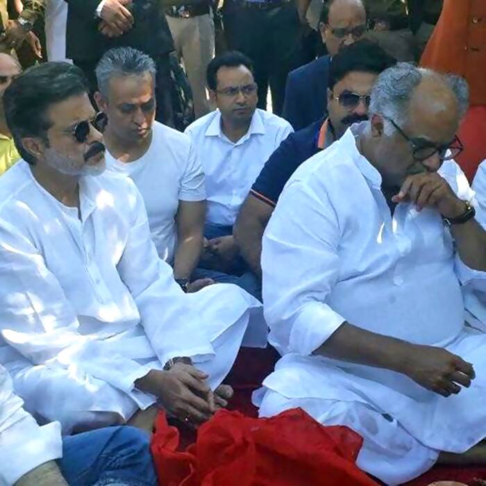 Boney Kapoor gets emotional during wife Sridevi’s ashes immersion
