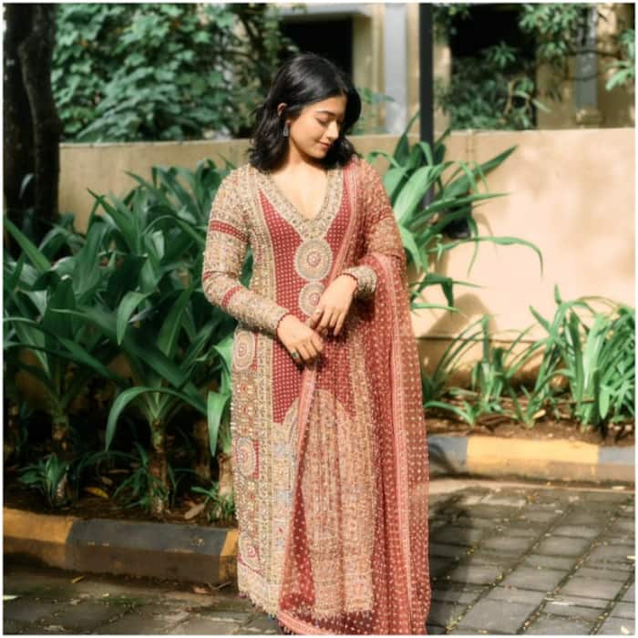Bridesmaids take cues from Rashmika s embroidered suit set