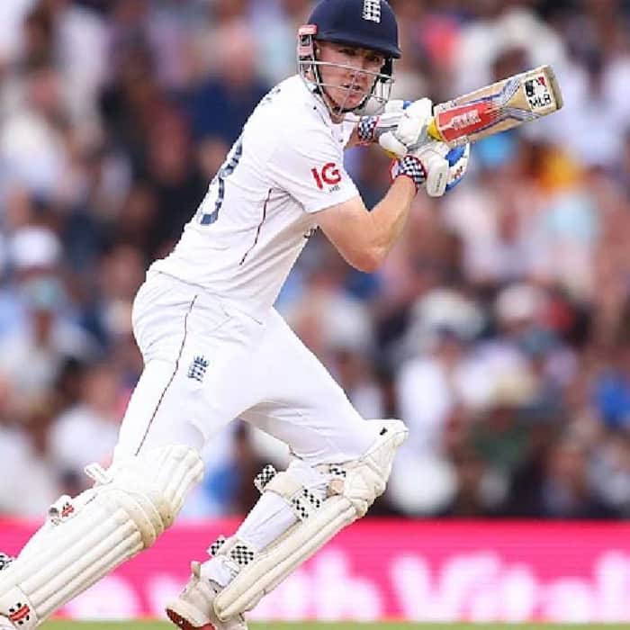 Brook reached 3 000 Test runs in the fewest balls