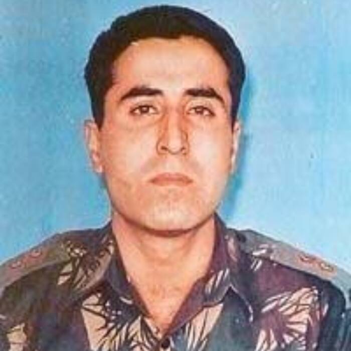 Captain Vikram Batra ( Param Vir Chakra, Posthumous) (13 JAK Rifles)