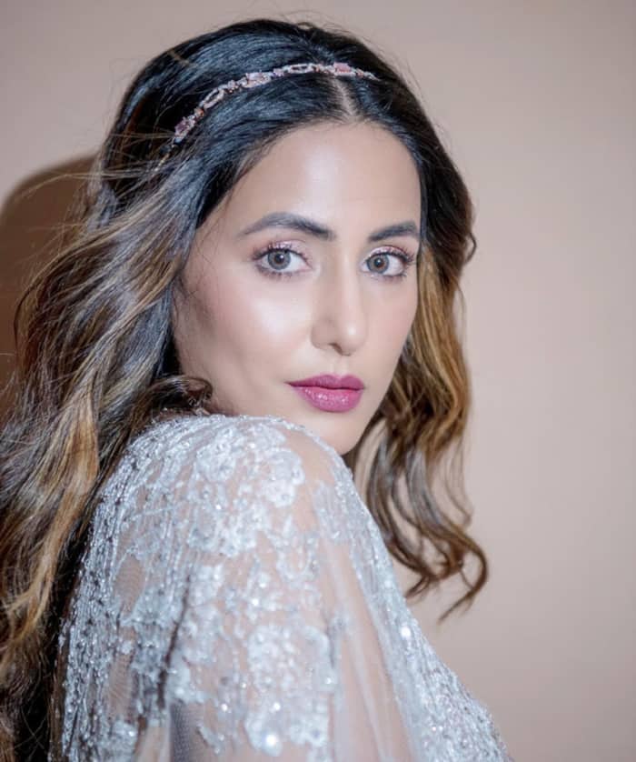 Check out Hina Khan looking super gorgeous in sparkly lehenga - see pics
