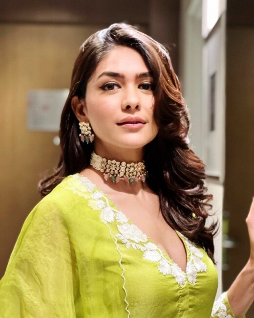 Sita Ramam Princess Noor Jahan Mrunal Thakur Looks 51 OFF