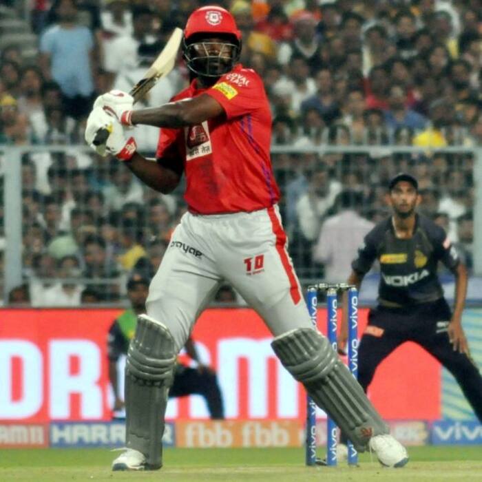 Chris Gayle holds record of hitting most sixes in an IPL season