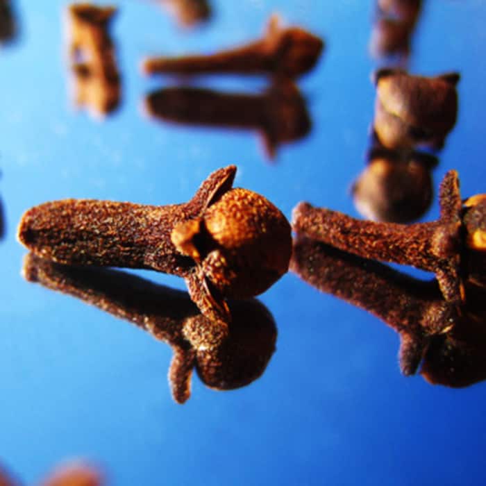 Home remedies that can help you remove plaque and tartar from teeth