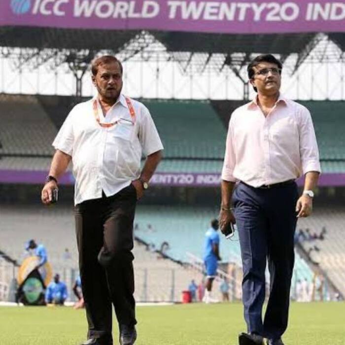 Commentators Question Pitch Conditions