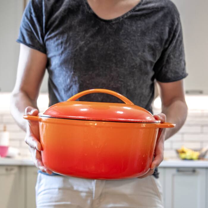 Cover utensils with a lid