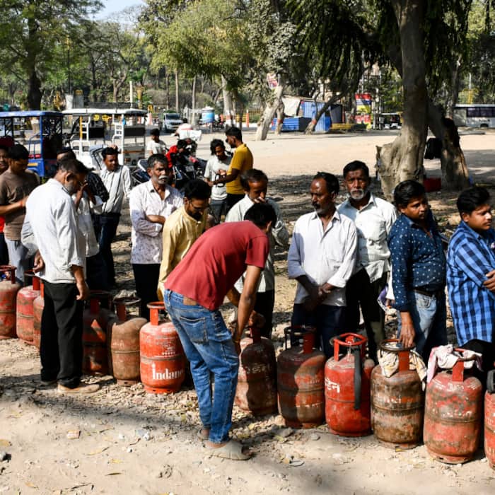 Customers using Indane  HP Gas and Bharat Gas can register complaints if their booked cylinders are not delivered on time 