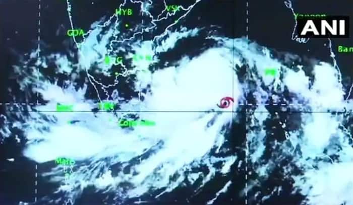 Cyclone Fani: Odisha Govt Asks Educational Institutions to Declare Holidays From May 2, Tourists Advised to Leave State by Then