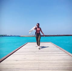Dalljiet Kaur's Mind-Boggling Maldives Pictures Are Giving Major Travel Goals