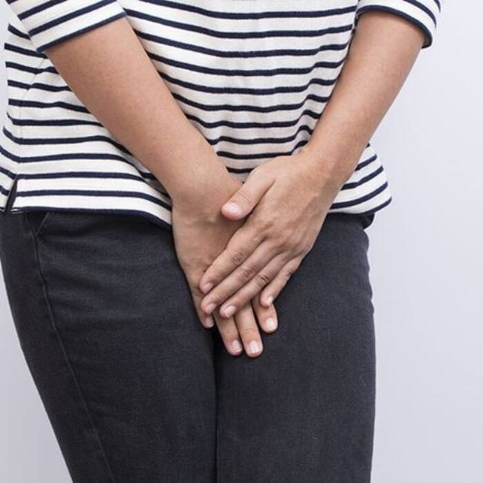 Dark urine and pale stools