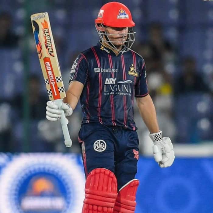 David Warner scored a match winning 60 vs Peshawar Zalmi