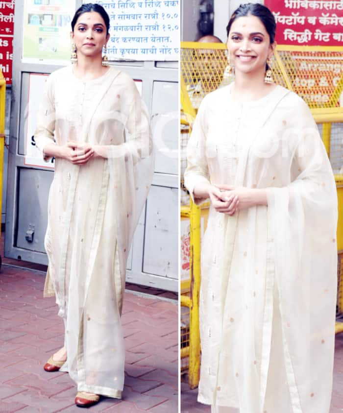 Deepika Padukone Looks Adorable in Jhumkas