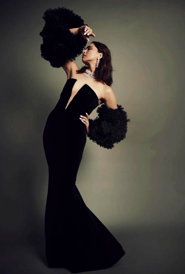 Deepika Padukone looks stunning in black, now you can too