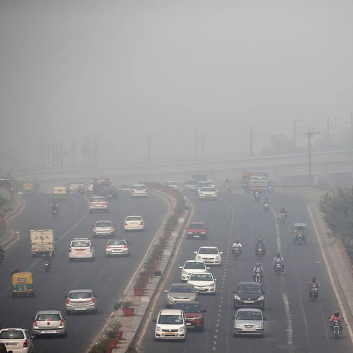 Delhi smog shoots up after brief Let Up  MeT department predicts light rainfall