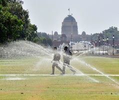 Delhi Swelters Under Extreme Heat As Mercury Breaches 45 Deg C Mark- IN PICS