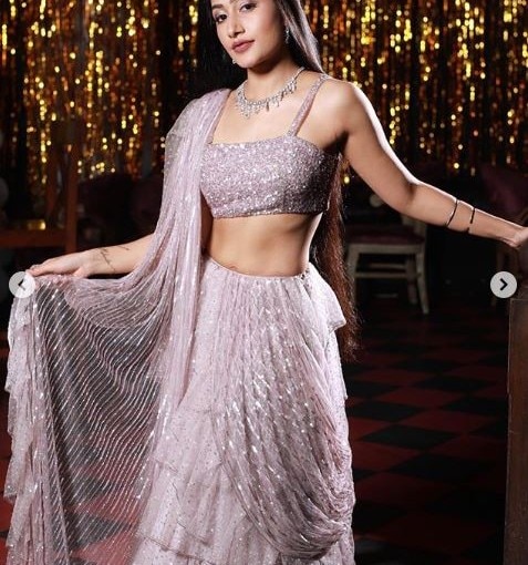 Dhanashree Posing Like A Diva India Cricketer Yuzvendra Chahal S Fiance Dhanashree Verma Is The Prettiest Wag In Town 15 Adorable Pictures Of Youtube Star Cricket Photo Gallery India Com Photogallery
