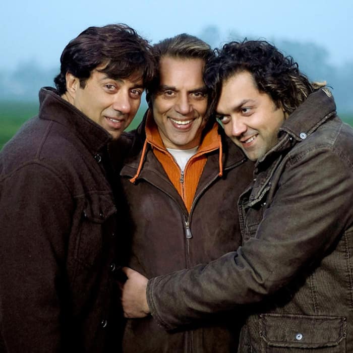 Dharmendra with Sunny Deol and Bobby Deol in Apne