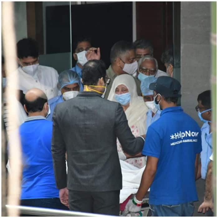 Dilip Kumar's Death Saira Banu Grieves; Shabana Azmi, Madhur