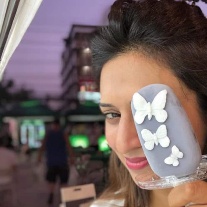 Divyanka Tripathi flaunting fancy ice cream in Thailand
