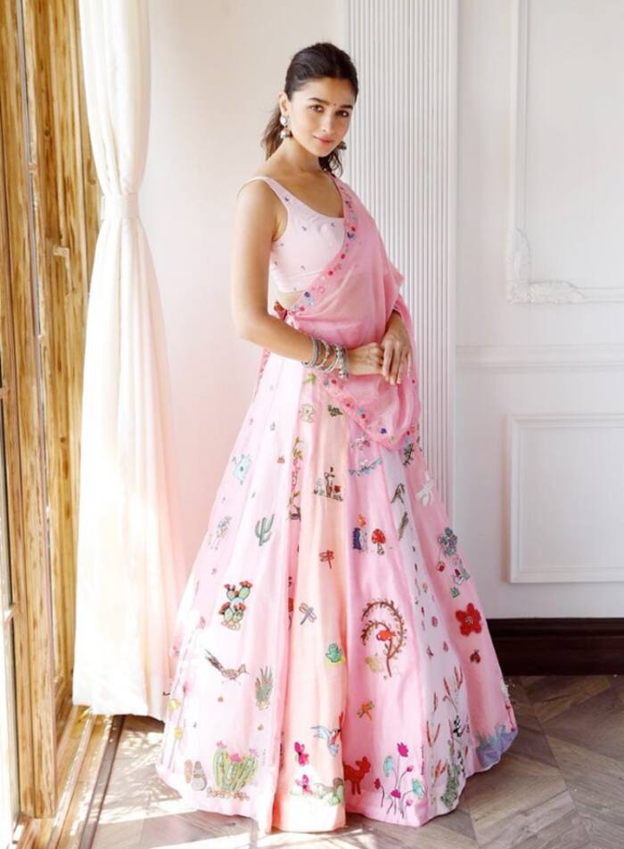 Diwali 2021 fashion ideas: Try white with pink the Alia Bhatt way