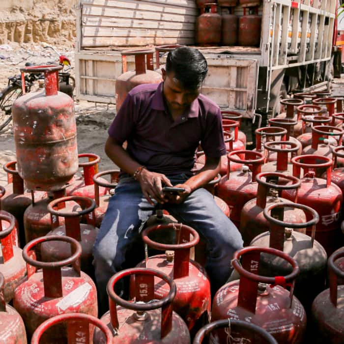 Domestic cooking gas LPG rates: 14.2KG LPG Cylinder prices in India remain unchanged