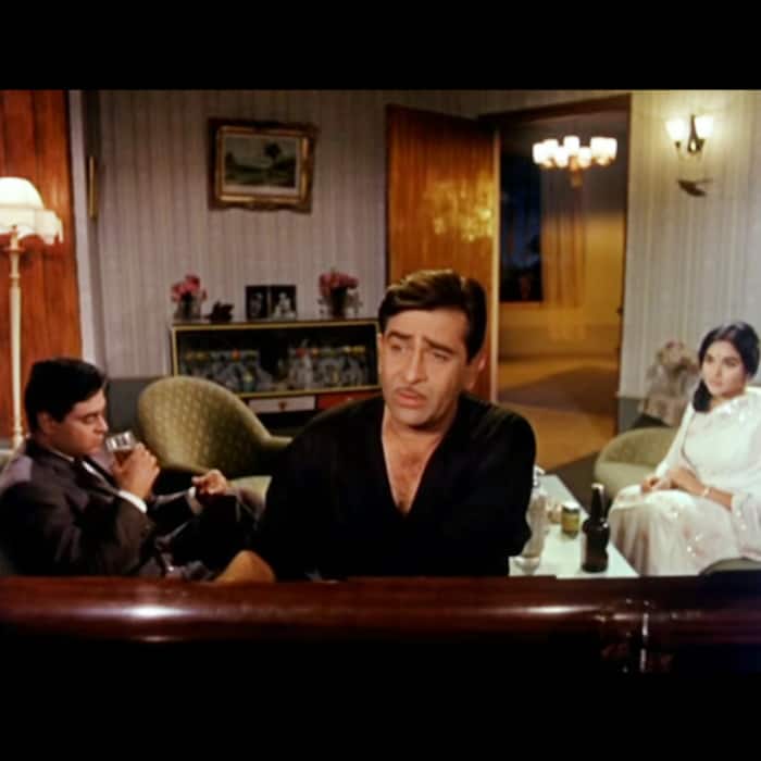 ‘Dost Dost Na Raha’ from movie ‘Sangam’ sung by Mukesh