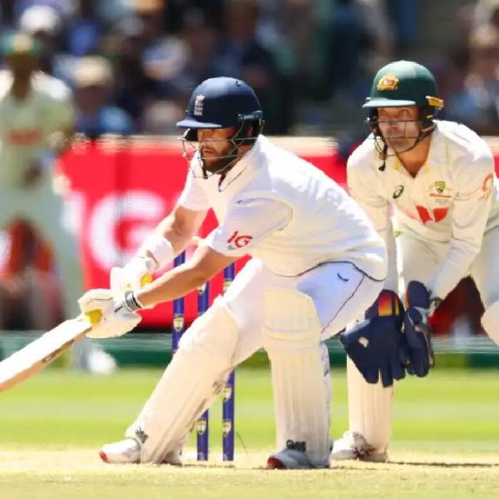 Duckett narrowly missed fastest 3 000 Test runs record