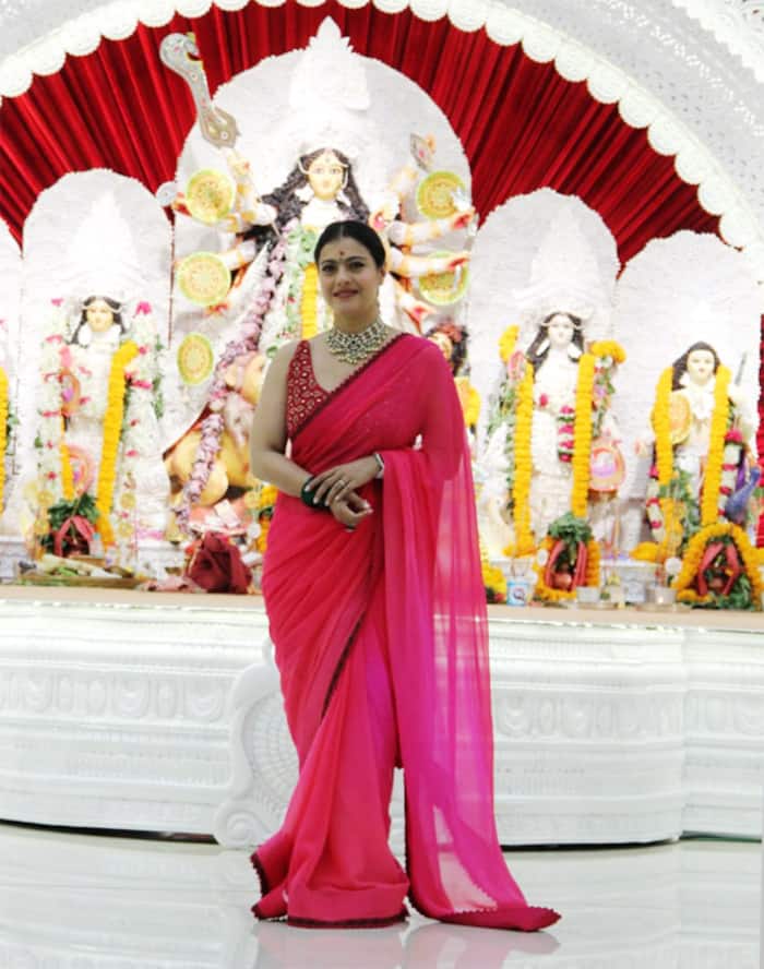 Durga Puja 2021: Kajol Celebrates Saptami With Cousin Sharbani Mukherjee And Family - See Photos