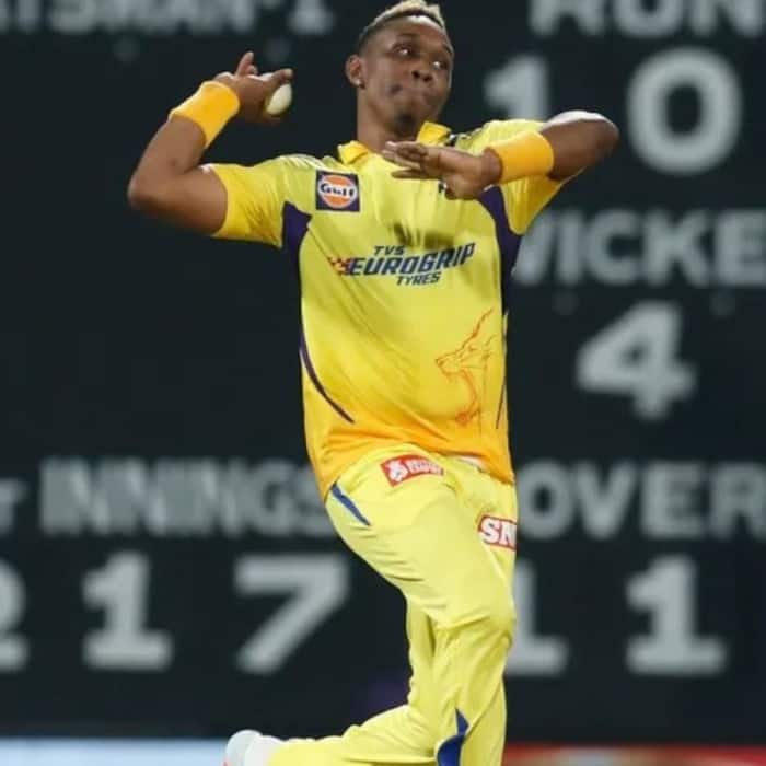Dwayne Bravo is 3rd highest wicket-taking pacer in IPL history