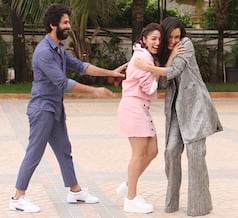 Batti Gul Meter Chalu Promotions: Shahid Kapoor, Shraddha Kapoor And Yami Gautam Share Playful Moment