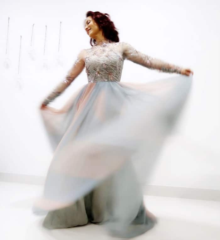 Elli AvrRam Looks Gracious