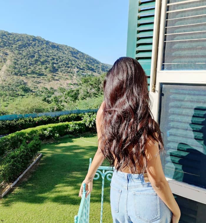 After bikini pictures, Esha Gupta shares her semi naked photos online