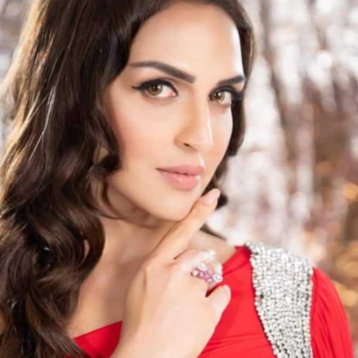 Esha has a balanced lunch