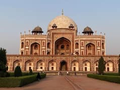 Explore The Top 7 Must-See Attractions In Old Delhi