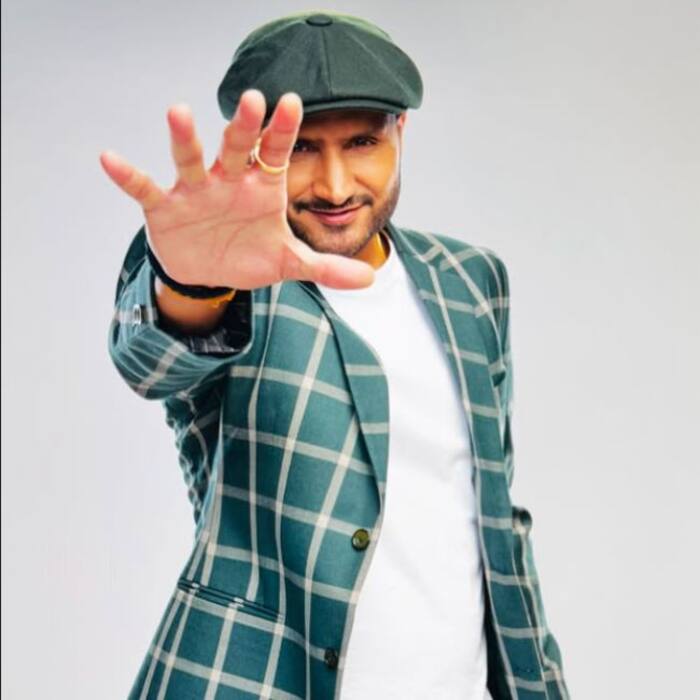 Fans want Harbhajan Singh to be banned from IPL commentary