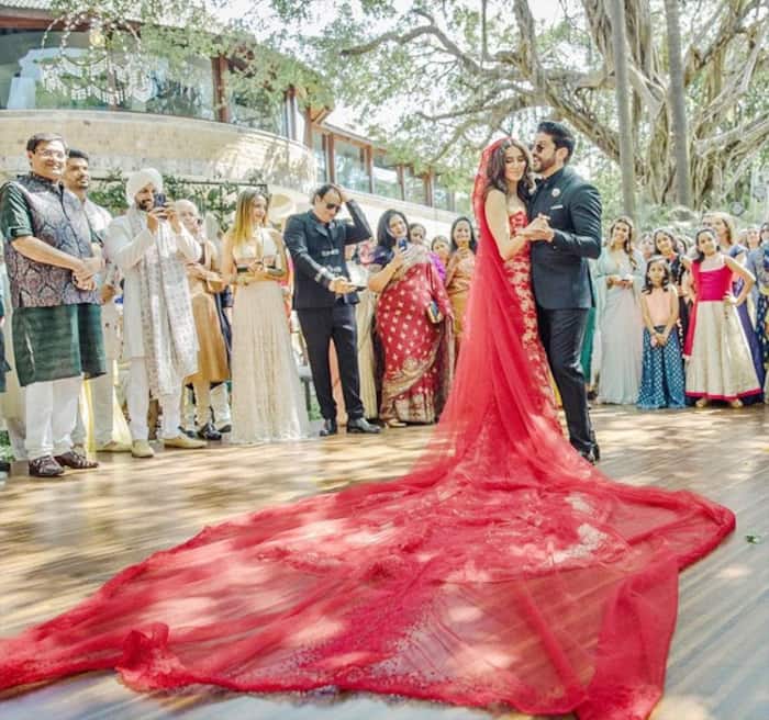 Farhan Akhtar and Shibani Dandekar Leave Us in an Awe