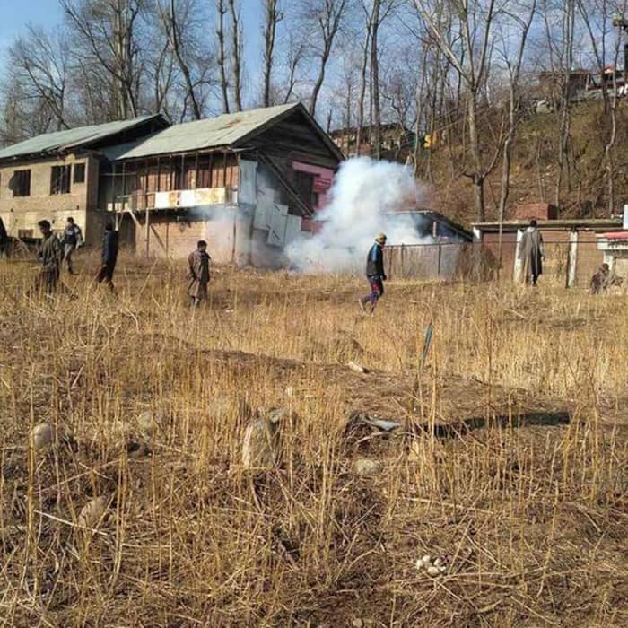 Fierce encounter between militants and security forces in Yaripora of Kulgam district
