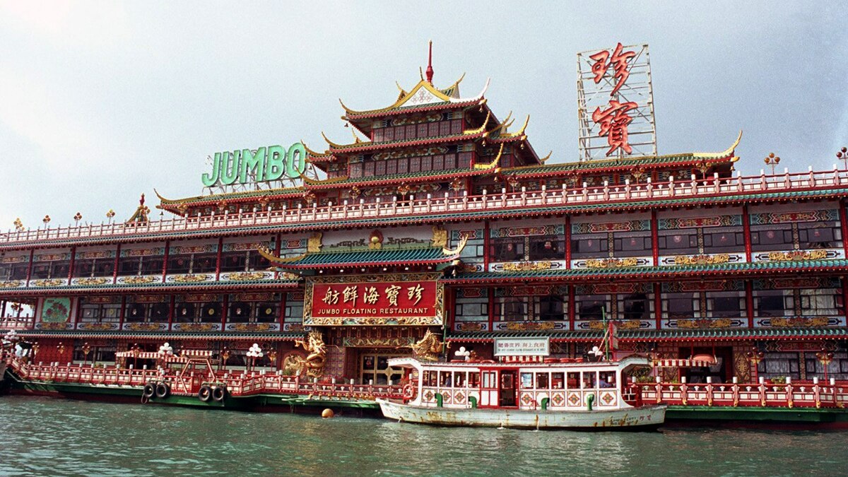 The Legendary Floating Restaurant Jumbo in Hong Kong Sinks
