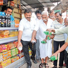 Tamil Nadu traders boycott Pepsi, Coke in state, FTNTA promotes national cola brands!