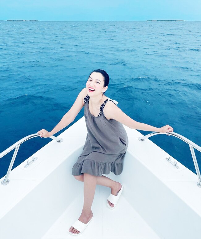 Gauahar Khan Spreads Positivity Gauahar Khan Spreads Positivity